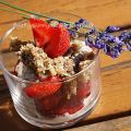 Strawberries with Melontoffee & Cream