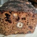 Hasslaröds bröd - surdegsbröd med hasselnötter,[...]