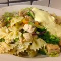 Pastasallad med kyckling och currydressing