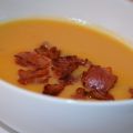 Krämig rotsakssoppa med bacon