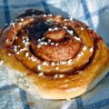 Kanelbullar och blåbär/smultronmuffins