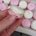 Tvåfärgade macarons med vit choklad- och[...]