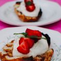 Grillade kanelbullar med mascarponekräm