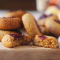 Cashewkakor med hallonchiasylt