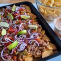 Vegetarisk nachoplåt med mexikanska bönor