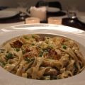 Krämig pasta med röding, dill och ärter