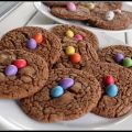 Chocolate chip cookies med påskägg