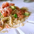 Spaghetti med kallrökt lax & avokado