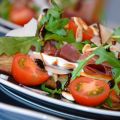 Förrätt: Smördegsflarn med parmaskinka