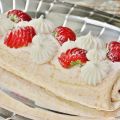 Rulltårta med jordgubbskompott och cream cheese[...]
