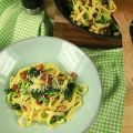 Krämig pasta med sidfläsk och parmesan