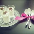 Dessert med yoghurt, lime och mörkchoklad
