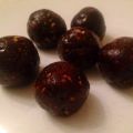Choklad och jordnötsbollar raw food style