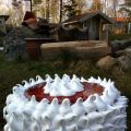 Tårta med körsbärsmousse, chokladbollsfyllning[...]