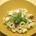 Superenkel tortellini med mumsig pesto