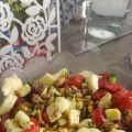 Jordgubbssallad med halloumi, tomater, nötter[...]