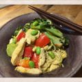 HET KYCKLINGGRYTA MED PANANGCURRY
