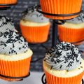 Glutenfria citroncupcakes med lakritsfrosting