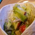 Wrap med avocado, tomat, äpple och kyckling