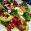 Sallad med massor av gott och blandat