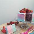 Ombre cake med jordgubbar och mascarponefrosting