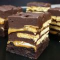 CHOCOLATE CHIP CARAMEL RADIOCAKE BROWNIE