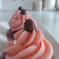 Chokladcupcakes med kolasås