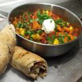 BÖNGRYTA MED CURRY & TOMAT-OCH BASILIKABAGUETTE