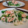 Asiatisk sallad med räkor och nudlar
