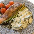 Grillad rökt lax med falsk potatissallad