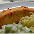 Chilimarinerad lax med gurkröra