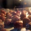 Köttbullar med soltorkade tomater och oregano