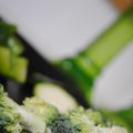 Grillad kycklinginnerfilé med gröna tillbehör