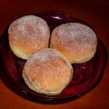 Sockerbullar med vanilj och hallonfyllning