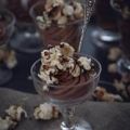 Chokladkräm med karamelliserade chokladpopcorn