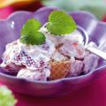 Jordgubbar med vaniljfraiche och digestivekex