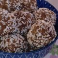 Råa nyttighetsbollar med cashewnötter,[...]