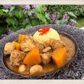 MAROCKANSK KYCKLINGGRYTA MED BUTTERNUT OCH VITA[...]