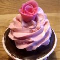 Krämig hallonfrosting