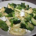 Tortellini med broccoli och feta ost