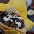 Kebab och wokgrönsaker i pitabröd