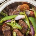 Indisk kryddstekt lax med grön chili och raita