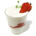 Citrondoftande yoghurtdessert med jordgubbar[...]