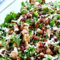 Kycklingsallad med balsamreduktion.