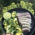Halstrad tonfisk med mango- och avokadosalsa