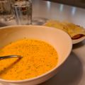 Krämig morotssoppa med kräftstjärtar