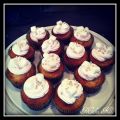 VANILJCUPCAKES MED ANGEL FEATHER ICING
