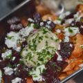 Kycklinggryta med tomater serverad med[...]