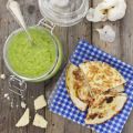 Grön gazpacho med Grana Padano och quesadilla