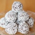 Chokladbollar med mörk choklad (LCHF)